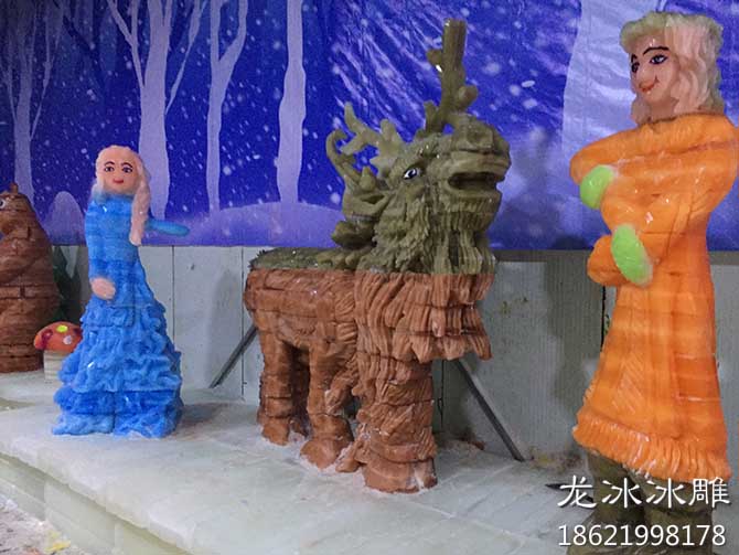 冰雕作品飞奔的驯鹿
